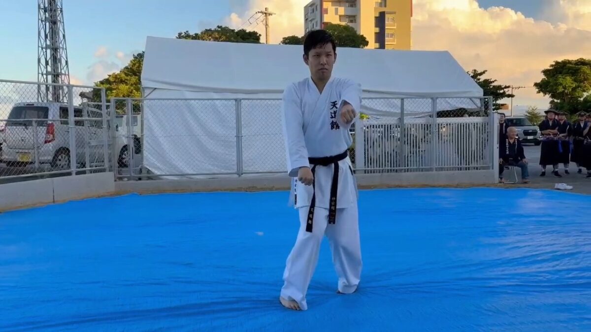 沖縄剛柔流空手道　スーパーリンペイ
仲宗根　朋成