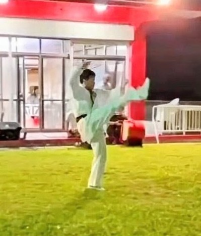 仲宗根　朋成